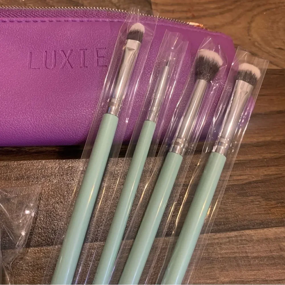 Luxie 5 piece makeup brush & sponge set with bag